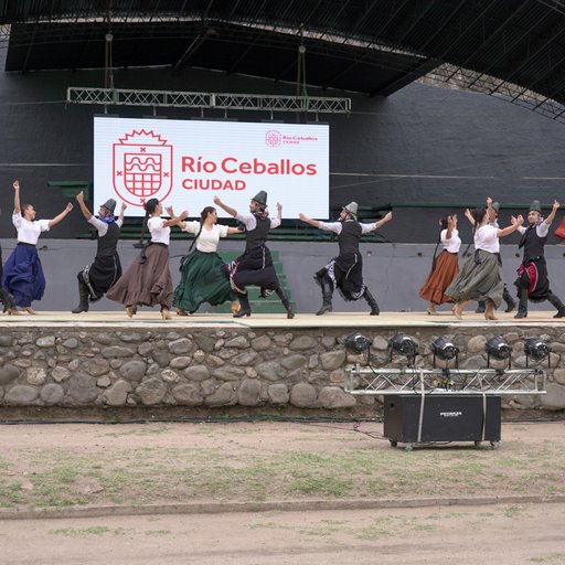 El Pre Cosquín llenó la ciudad de danza y canto