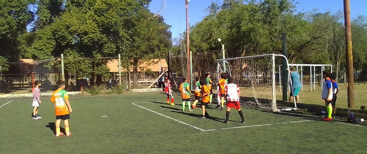 La Escuela Formativa de Fútbol visitó el predio de Instituto Atlético Central Córdoba