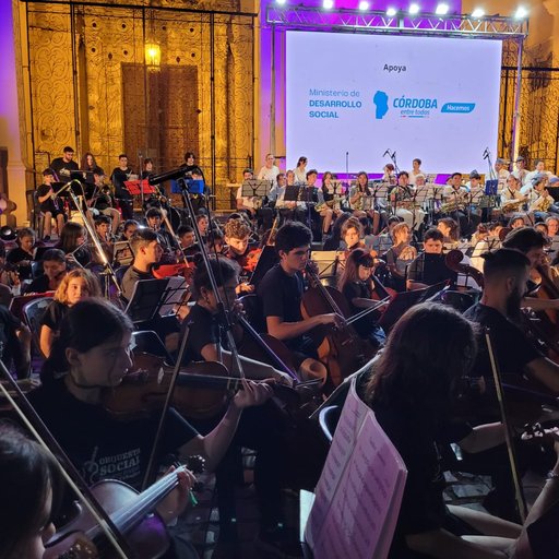 La orquesta brillo en el concierto navideño en Córdoba