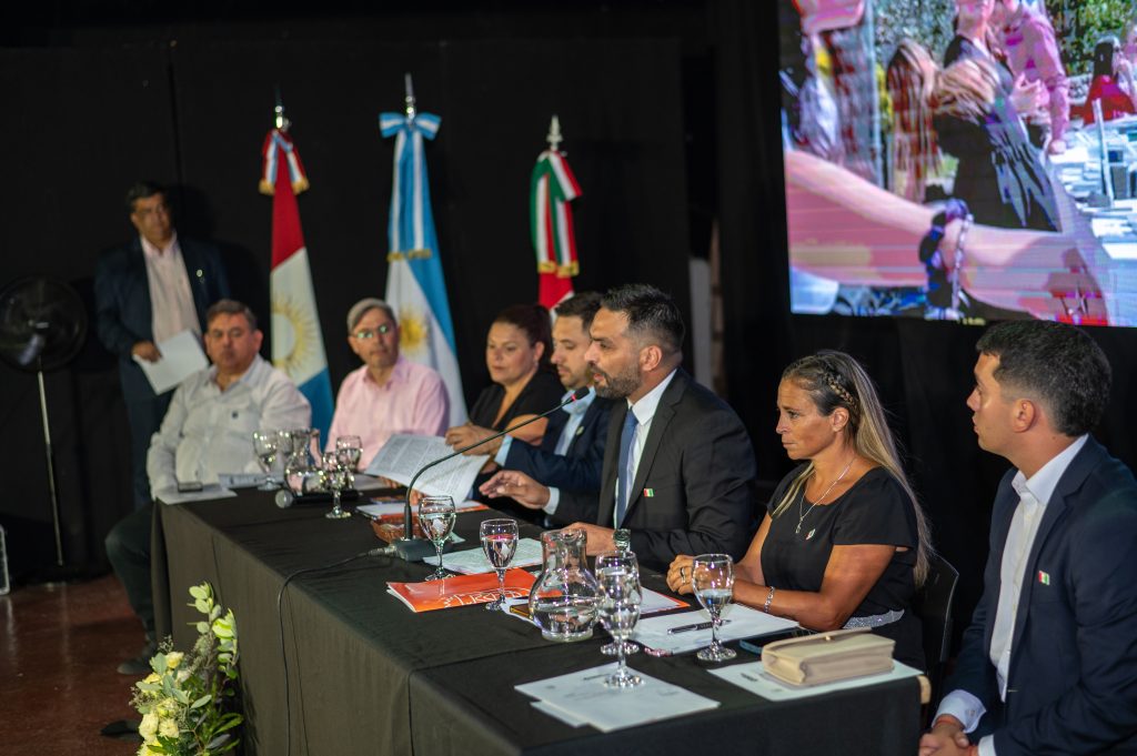 Compromiso con la transparencia, obras de infraestructura y políticas de crecimiento para Río Ceballos.